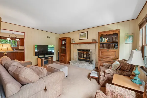 737 Clovetree CT, Naperville, IL 60540