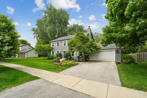 737 Clovetree CT, Naperville, IL 60540