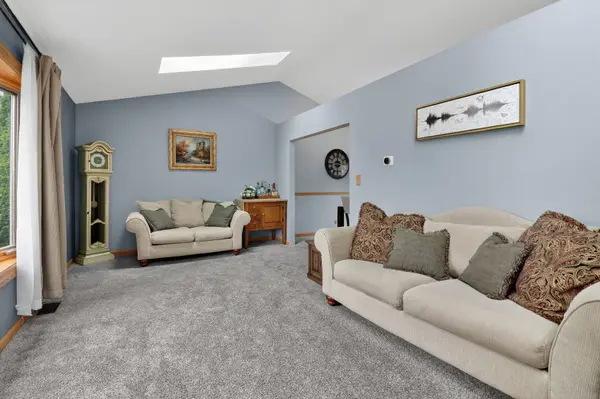 1001 Oak Ridge DR, Streamwood, IL 60107