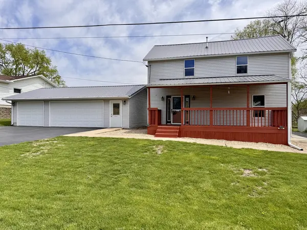 208 Hand AVE, Dixon, IL 61021