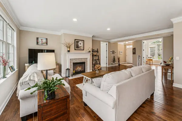 30 Denali CT, South Barrington, IL 60010
