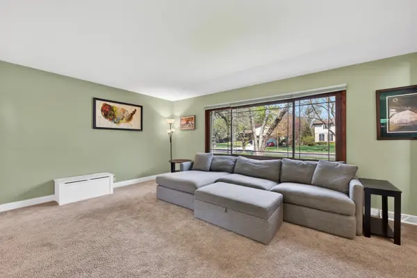 647 W Kimball AVE, Palatine, IL 60067