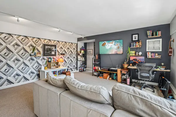 4960 N Marine DR #611, Chicago, IL 60640