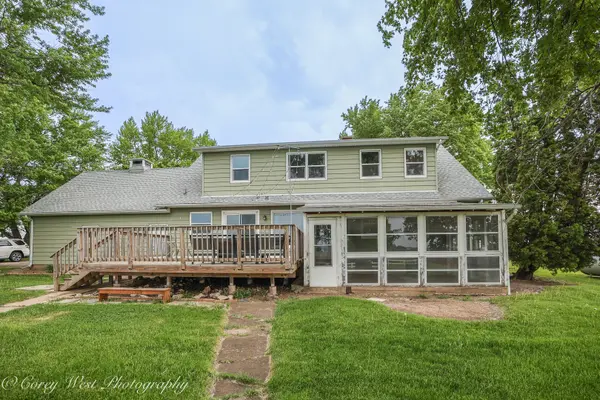 8994 Illinois Route 64, Sycamore, IL 60178