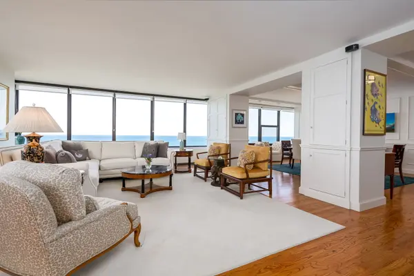 3150 N Lake Shore DR #34A, Chicago, IL 60657