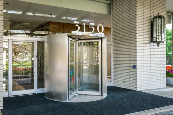 3150 N Lake Shore DR #34A, Chicago, IL 60657