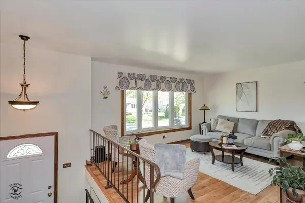 5641 Dover RD, Oak Forest, IL 60452