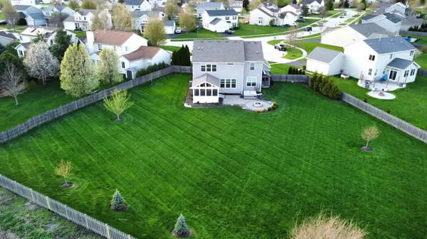 6637 Galway DR, Mchenry, IL 60050