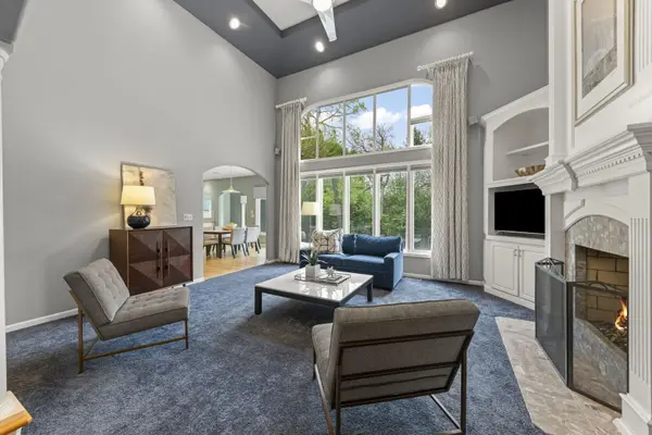 2S370 Canterbury CT, Glen Ellyn, IL 60137