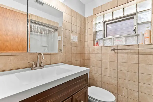 1835 W 34th ST, Chicago, IL 60608