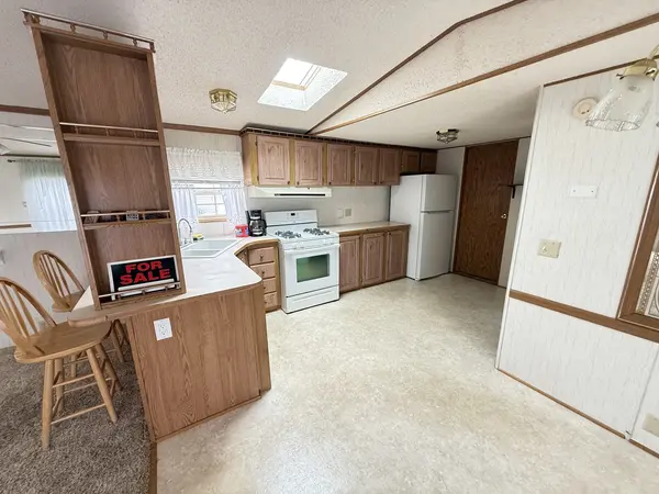 69 MEADOWLARK LN, Beecher, IL 60401