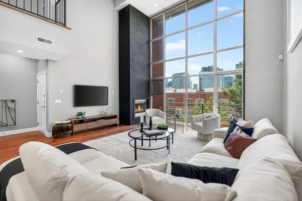 850 W Erie ST #3W, Chicago, IL 60642