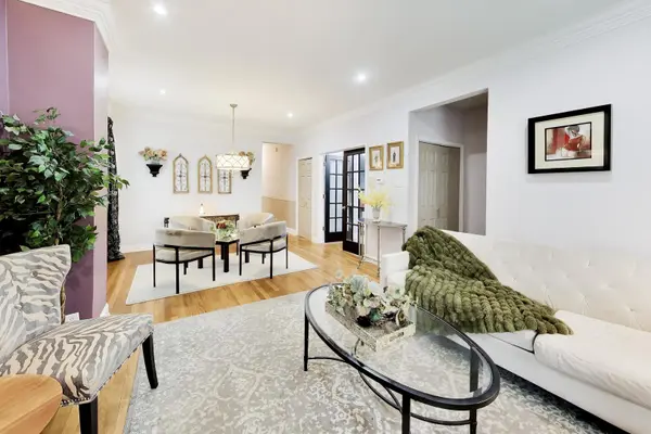 1614 W Thome AVE, Chicago, IL 60660