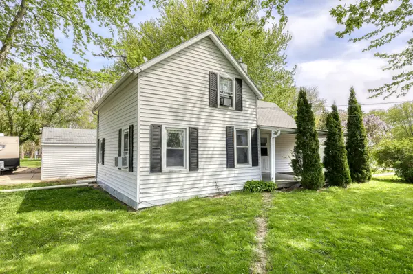 150 E 2nd ST, Kingston, IL 60145