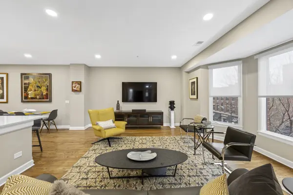110 S Marion ST #308, Oak Park, IL 60302