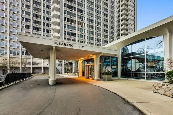 4250 N Marine DR #809, Chicago, IL 60613