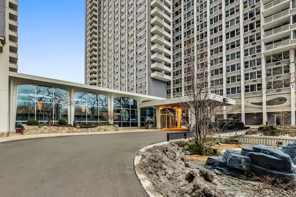 4250 N Marine DR #809, Chicago, IL 60613