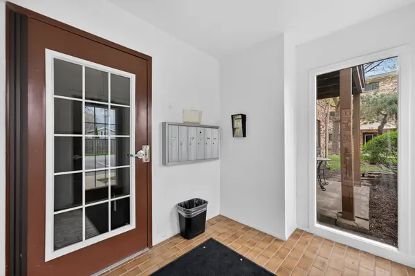 2219 NICHOLS RD #17A, Arlington Heights, IL 60004