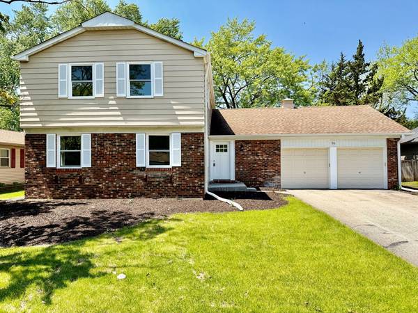 711 Woodhollow LN, Buffalo Grove, IL 60089
