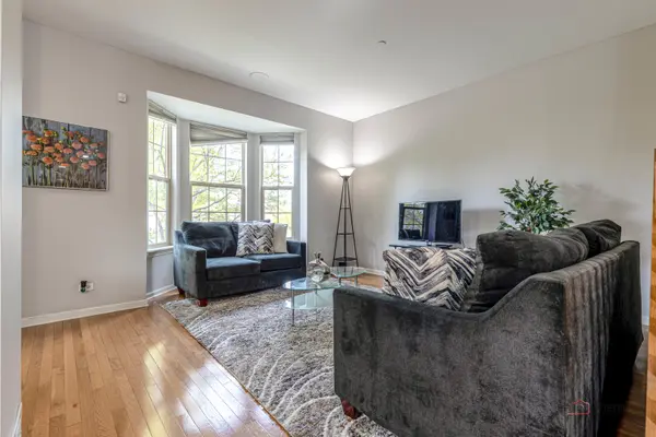 2147 Apple Hill LN, Buffalo Grove, IL 60089