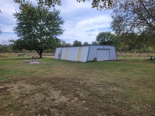 10270 N Reynolds LN, Mt Vernon, IL 62864