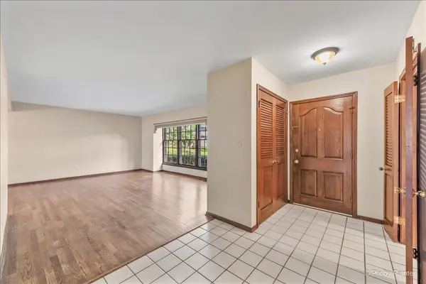 3116 Mary Kay LN, Glenview, IL 60026