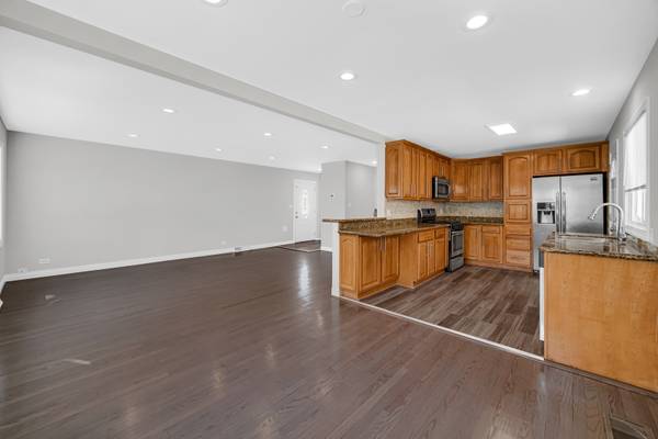 9234 Linder AVE, Morton Grove, IL 60053