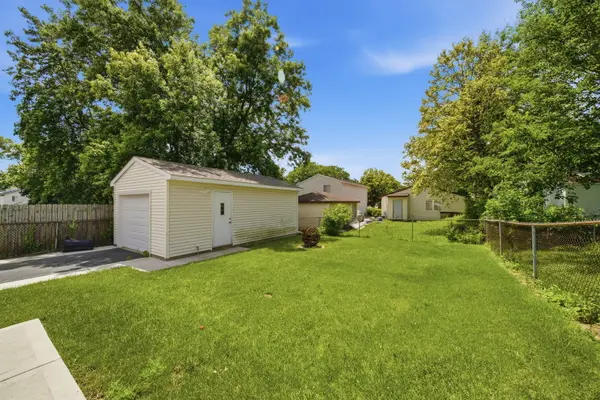 225 Mill Stream DR, Bolingbrook, IL 60440