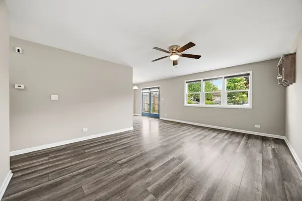 225 Mill Stream DR, Bolingbrook, IL 60440