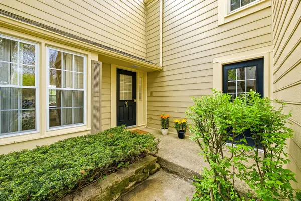 76 Whittington CRSE, St. Charles, IL 60174