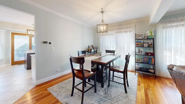 426 Farmhill CIR, Wauconda, IL 60084