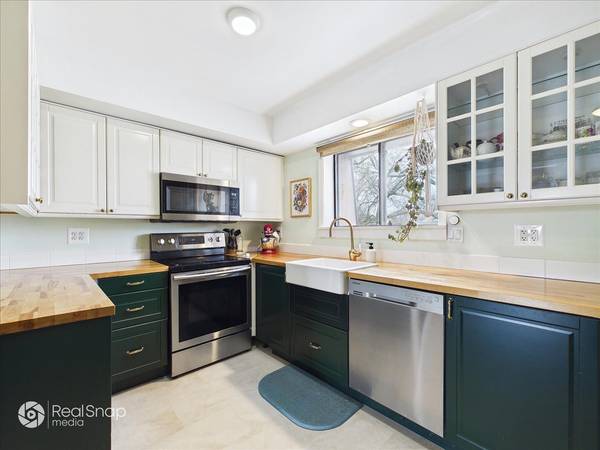 113 W Brandon CT #E31, Palatine, IL 60067