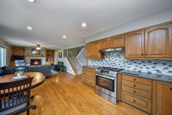 46 Sussex CT, Naperville, IL 60540