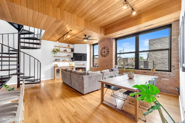 2250 W Ohio ST #209, Chicago, IL 60612