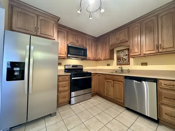 909 E Kenilworth AVE #420, Palatine, IL 60074