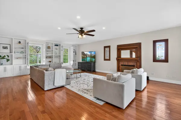 28364 N Lakeview CIR, Mchenry, IL 60051