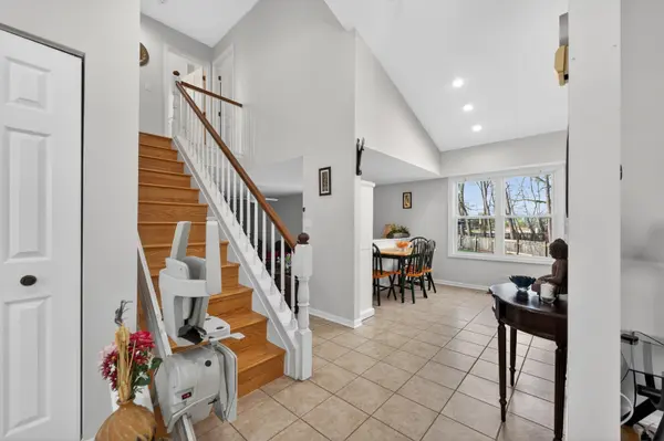 460 highland grove DR, Buffalo Grove, IL 60089