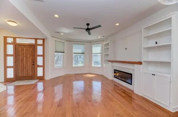 2838 N Hamlin AVE, Chicago, IL 60618