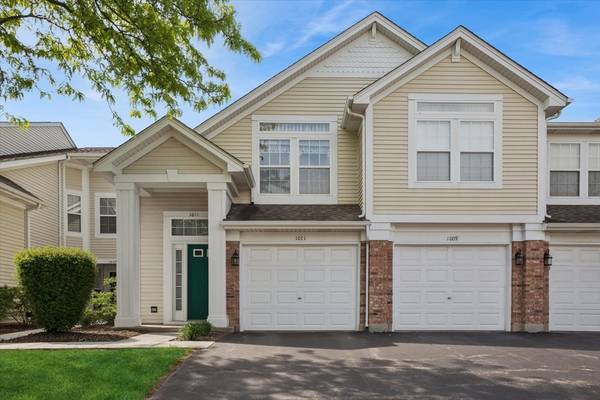1009 Huntington DR, Elk Grove Village, IL 60007