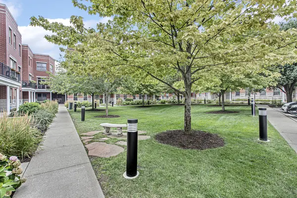 4012 N Clark ST, Chicago, IL 60613
