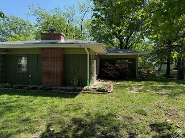 505 N Almond ST, Carbondale, IL 62901