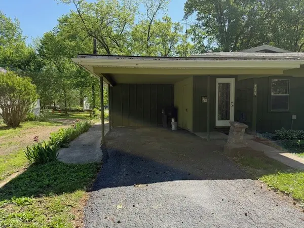 505 N Almond ST, Carbondale, IL 62901