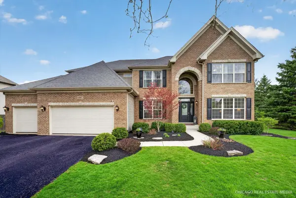 1807 Andover LN, Crystal Lake, IL 60014