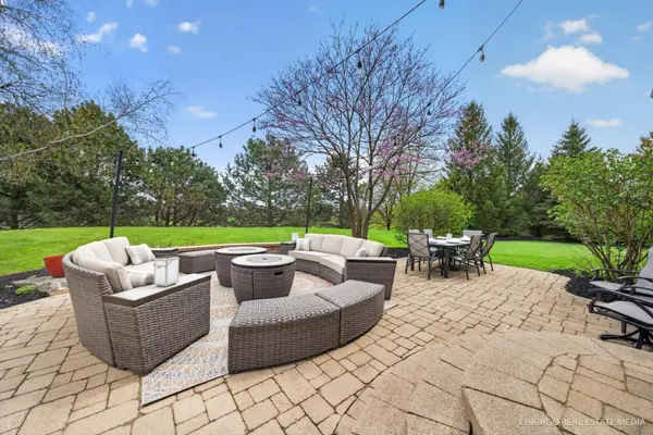 1807 Andover LN, Crystal Lake, IL 60014