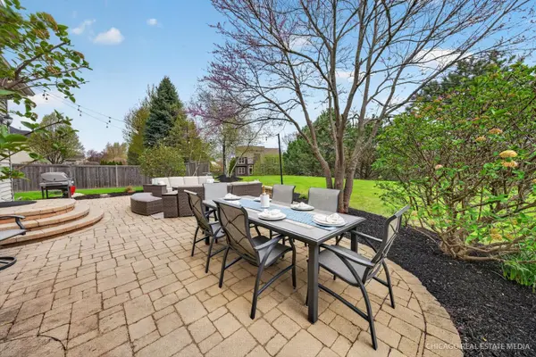1807 Andover LN, Crystal Lake, IL 60014