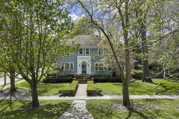 625 E Center AVE, Lake Bluff, IL 60044