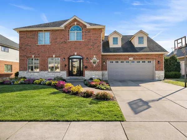 159 E Edgemont LN, Park Ridge, IL 60068