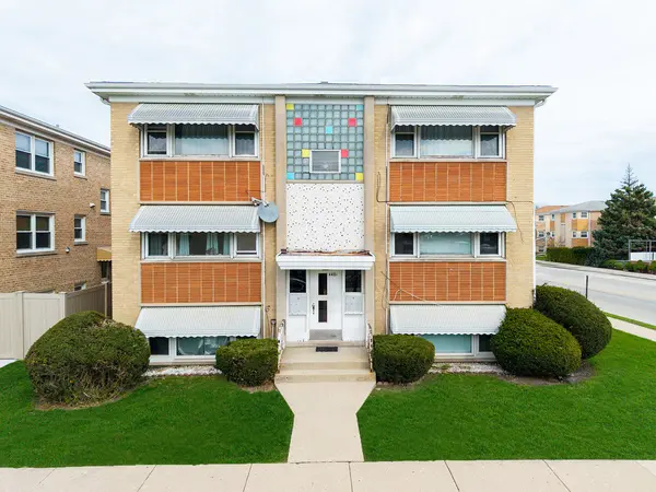4401 N Newcastle AVE, Harwood Heights, IL 60706