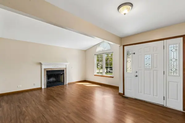 2708 W Lucia AVE, Waukegan, IL 60085