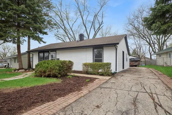 972 Osage CT, Carpentersville, IL 60110